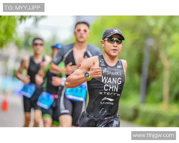 中国铁人三项健将逆风破浪勇夺世界杯冠军在恶劣天气中展现非凡实力 中国铁人三项健将逆风破浪勇夺世界杯冠军在恶劣天气中展现非凡实力