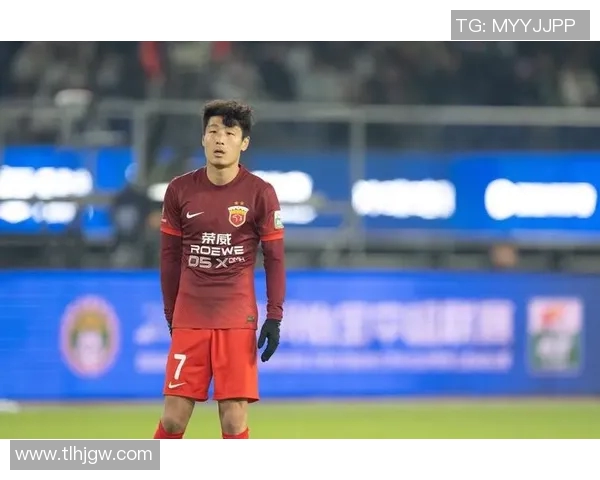 武磊赛场爆发小插曲，裁判如何处理？